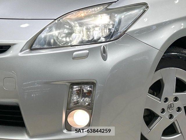 Toyota PRIUS 2011-01 7980665-11