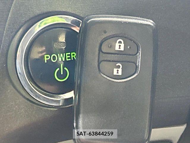 Toyota PRIUS 2011-01 7980665-3