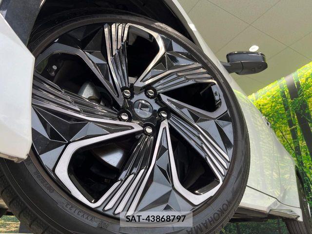Toyota PRIUS 2023-08 7980612-12