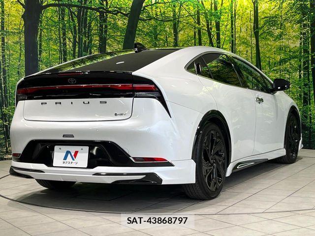 Toyota PRIUS 2023-08 7980612-16
