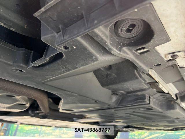 Toyota PRIUS 2023-08 7980612-18