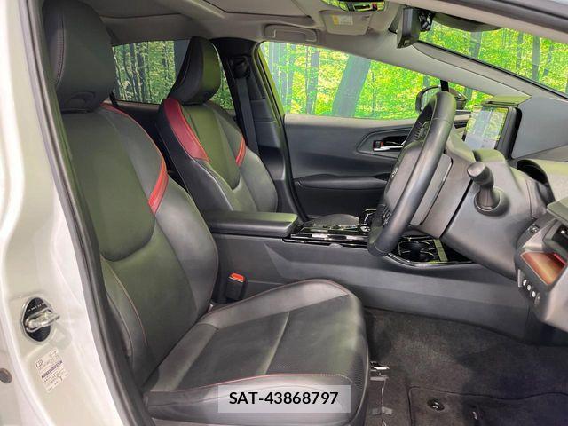 Toyota PRIUS 2023-08 7980612-7
