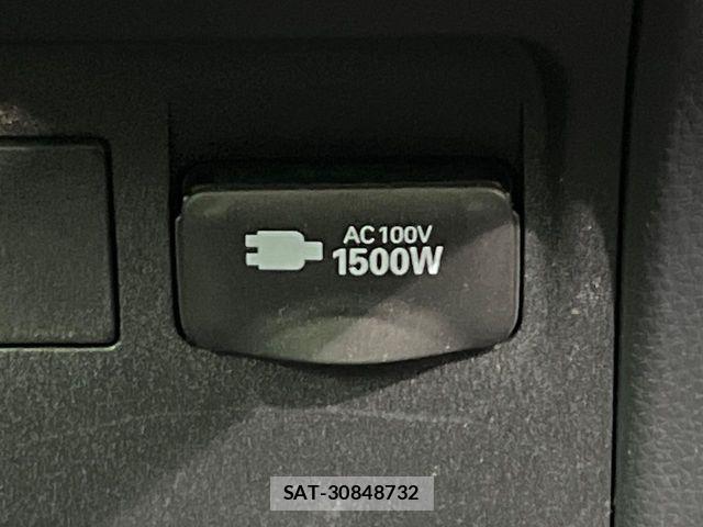 Toyota PRIUS 2023-05 7980611-8