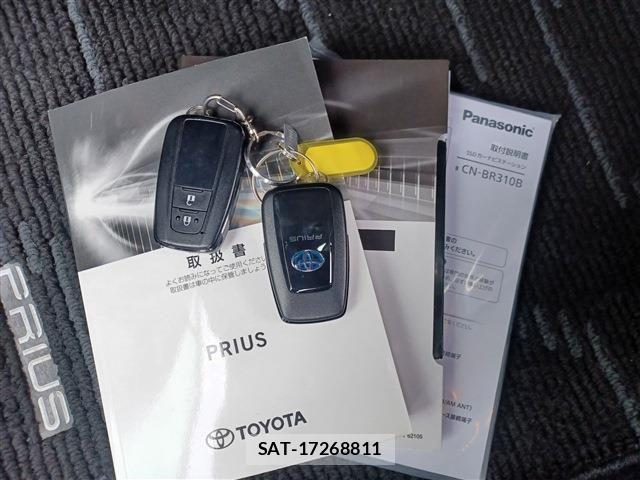Toyota PRIUS 2021-07 7980626-11