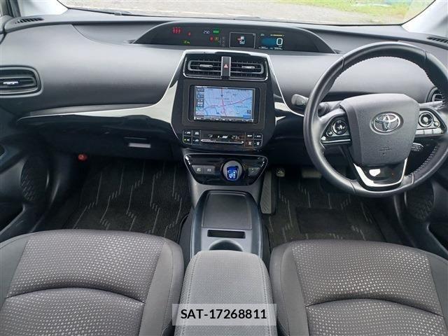 Toyota PRIUS 2021-07 7980626-1