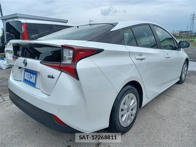 Toyota PRIUS 2021-07 7980626-2