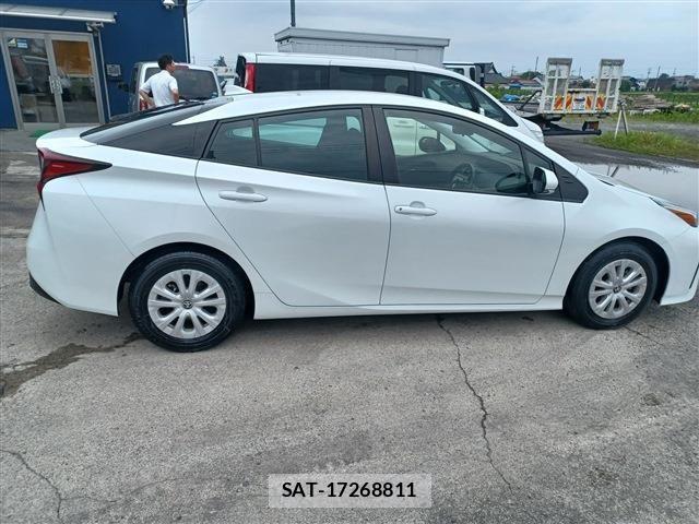 Toyota PRIUS 2021-07 7980626-3