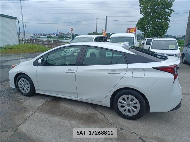 Toyota PRIUS 2021-07 7980626-4