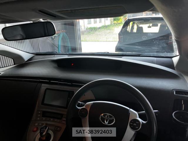 Toyota PRIUS 2014-03 7980687-9