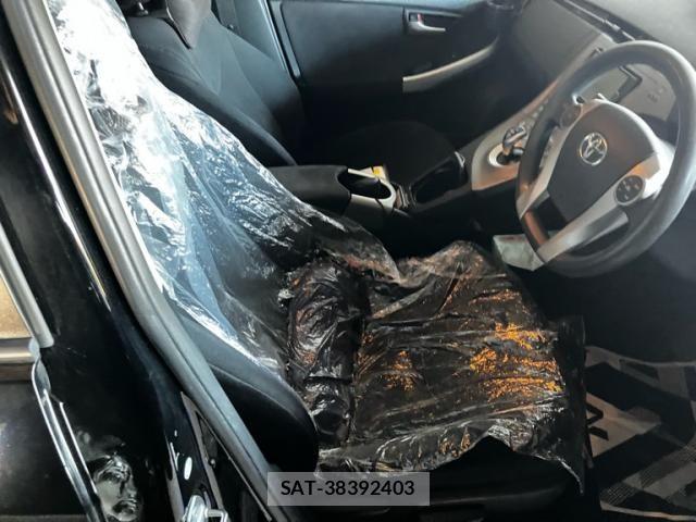 Toyota PRIUS 2014-03 7980687-14