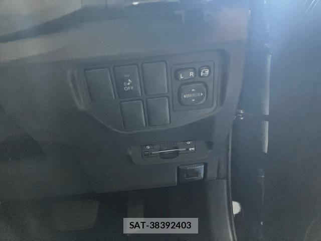 Toyota PRIUS 2014-03 7980687-7