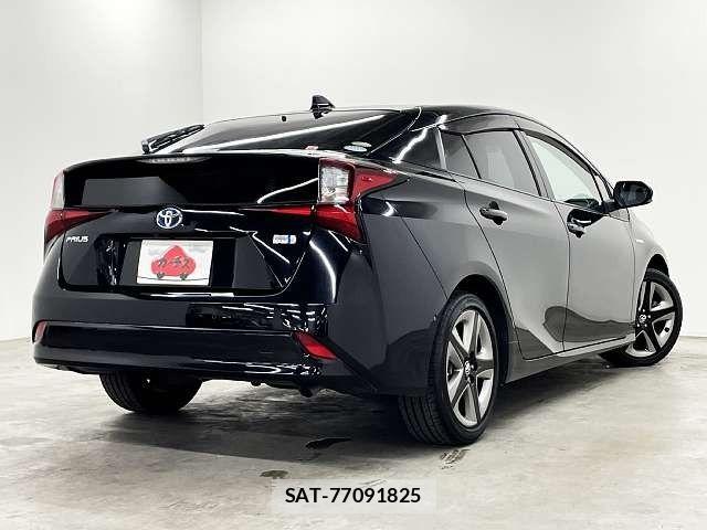 Toyota PRIUS 2019-03 7980624-2