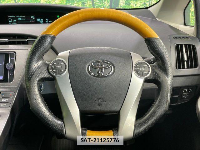 Toyota PRIUS 2013-06 7980657-10
