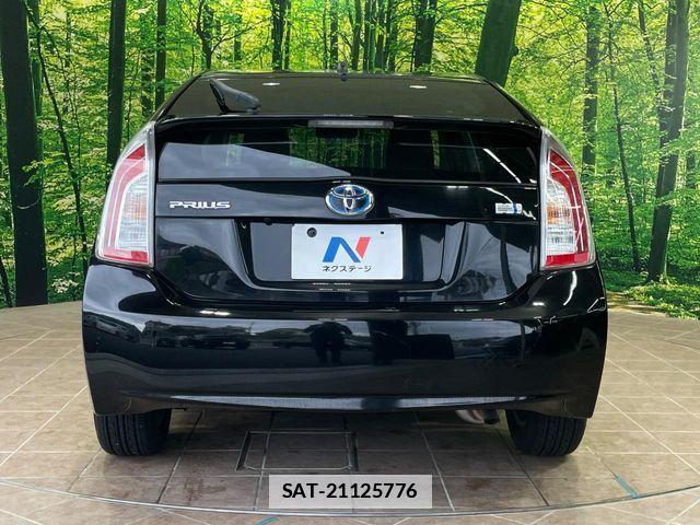 Toyota PRIUS 2013-06 7980657-14
