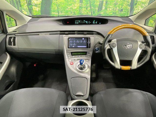 Toyota PRIUS 2013-06 7980657-1