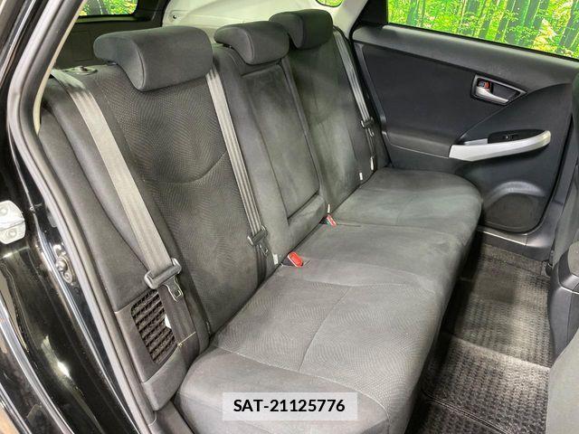 Toyota PRIUS 2013-06 7980657-8