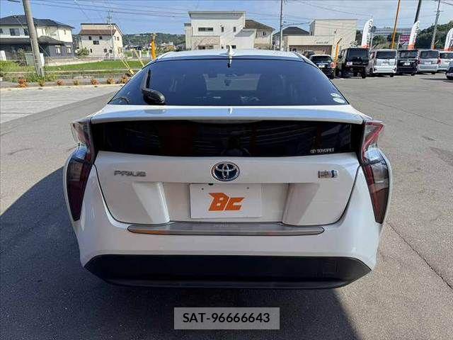 Toyota PRIUS 2016-07 7980670-13