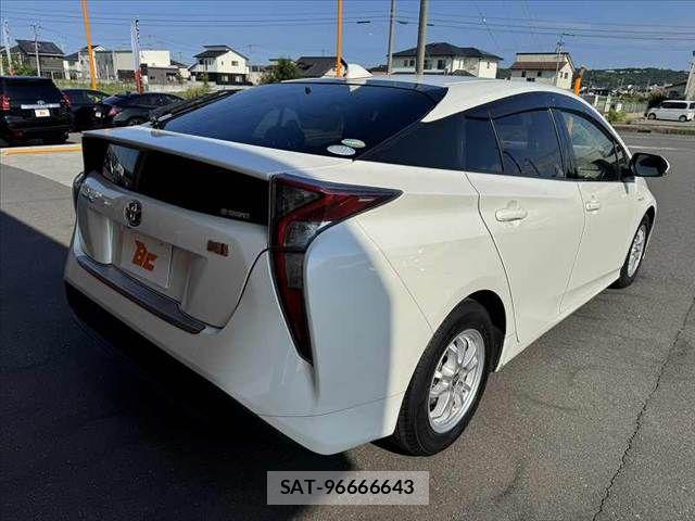 Toyota PRIUS 2016-07 7980670-14