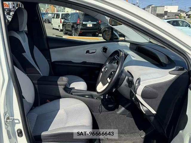 Toyota PRIUS 2016-07 7980670-15