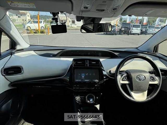 Toyota PRIUS 2016-07 7980670-1