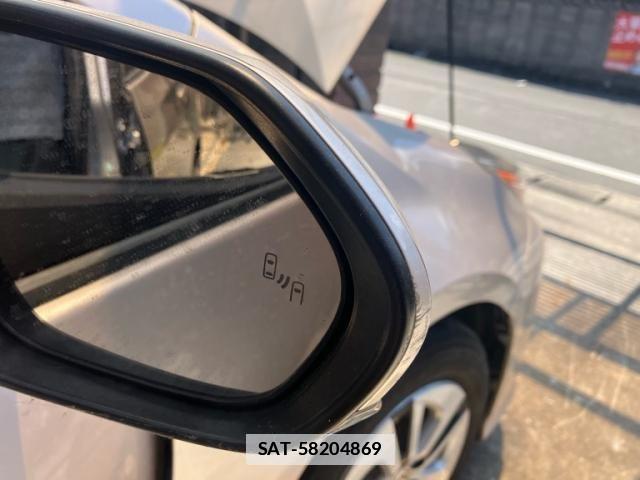Toyota PRIUS 2017-01 7980669-27