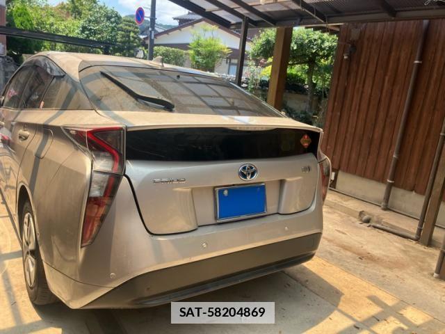 Toyota PRIUS 2017-01 7980669-3