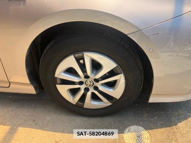 Toyota PRIUS 2017-01 7980669-4