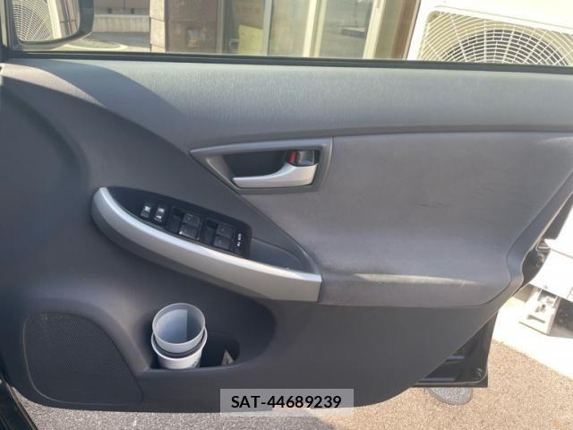 Toyota PRIUS 2010-10 7980695-12