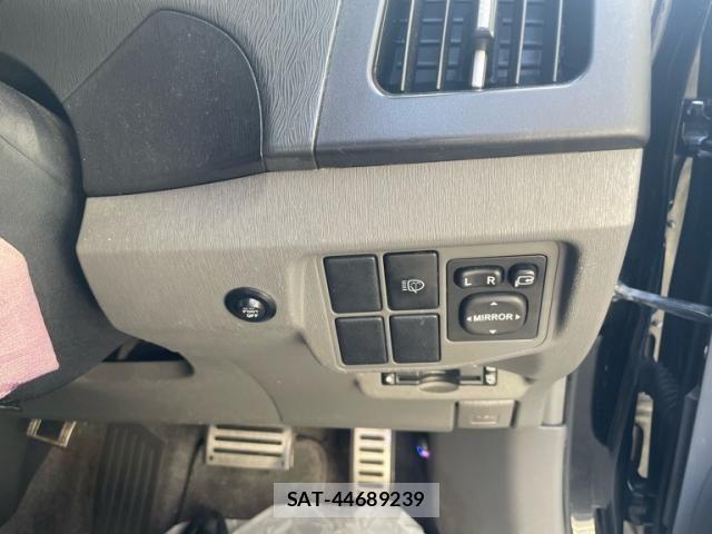 Toyota PRIUS 2010-10 7980695-16