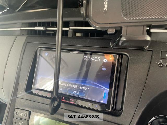 Toyota PRIUS 2010-10 7980695-17