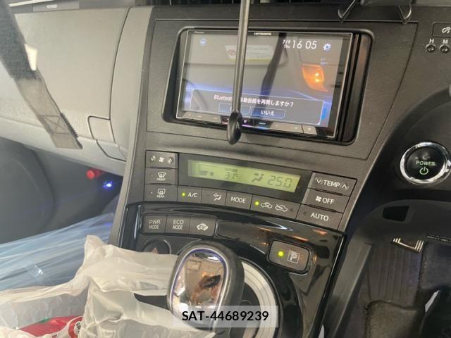 Toyota PRIUS 2010-10 7980695-18