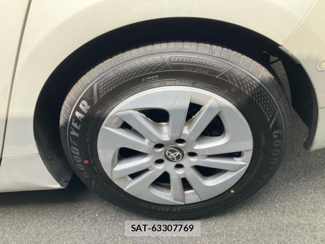 Toyota PRIUS 2017-06 7980666-9