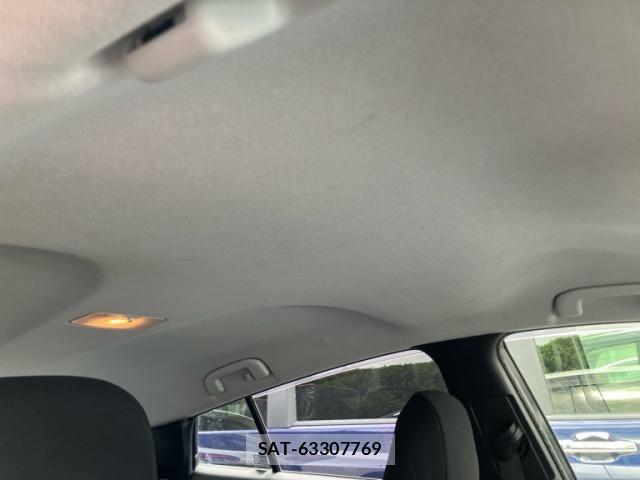 Toyota PRIUS 2017-06 7980666-12