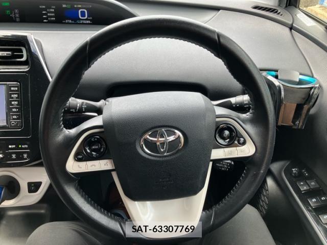 Toyota PRIUS 2017-06 7980666-16