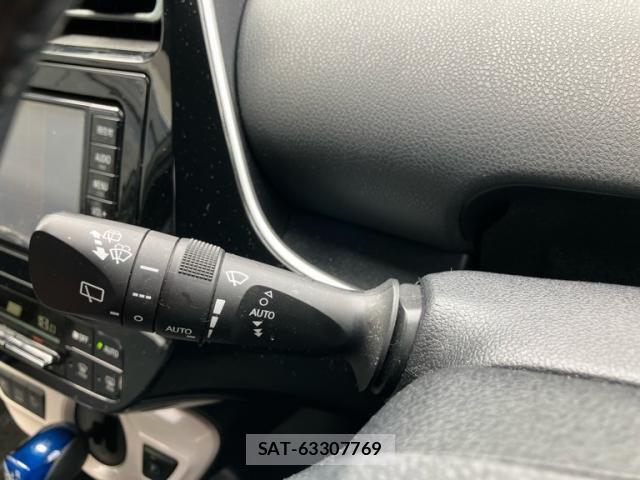 Toyota PRIUS 2017-06 7980666-20