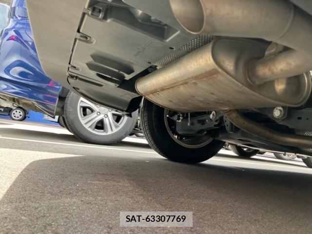 Toyota PRIUS 2017-06 7980666-6