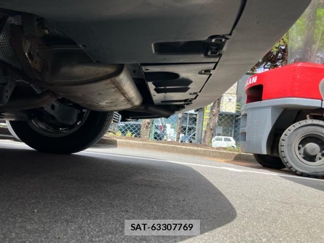 Toyota PRIUS 2017-06 7980666-7