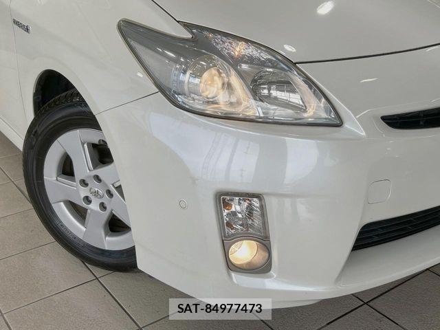 Toyota PRIUS 2011-10 7980668-11