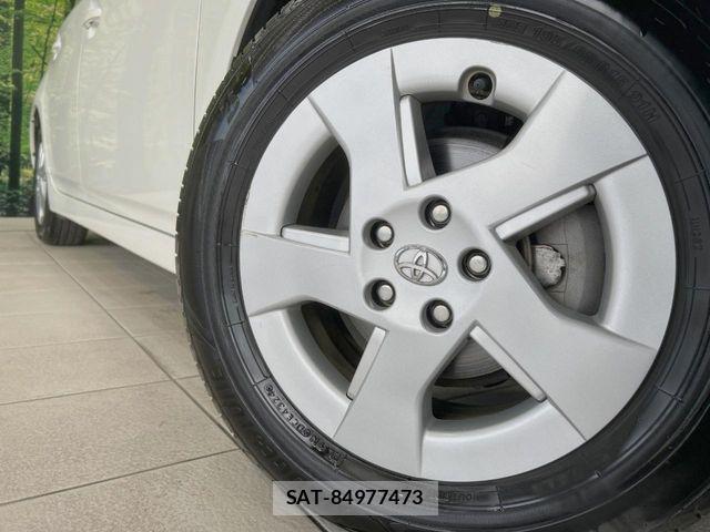Toyota PRIUS 2011-10 7980668-12