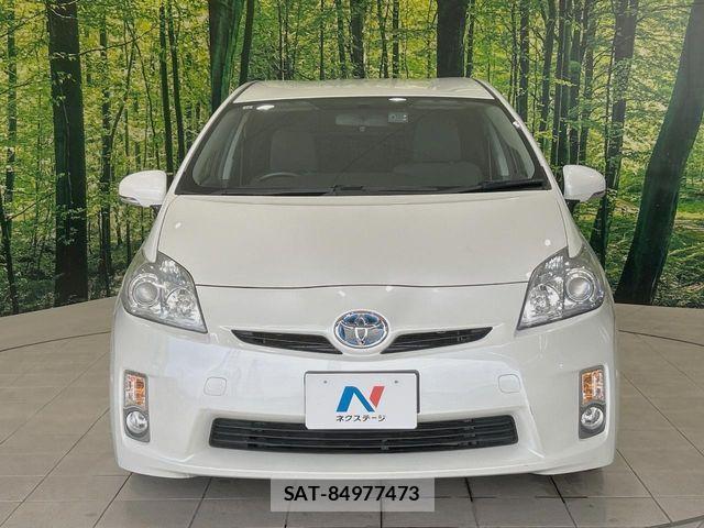 Toyota PRIUS 2011-10 7980668-13