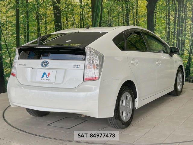 Toyota PRIUS 2011-10 7980668-16