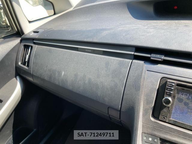 Toyota PRIUS 2013-03 7980698-11
