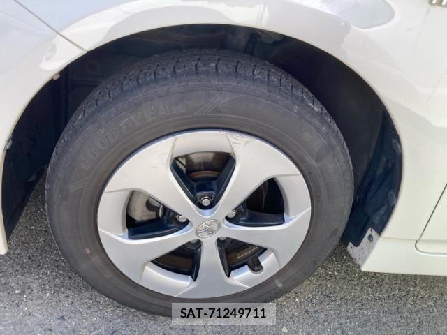 Toyota PRIUS 2013-03 7980698-5