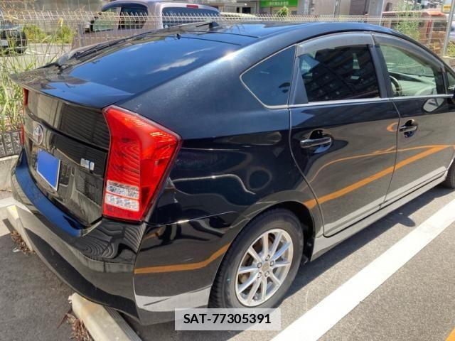 Toyota PRIUS 2013-07 7980676-9