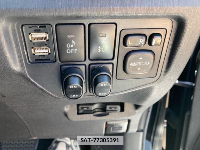 Toyota PRIUS 2013-07 7980676-23