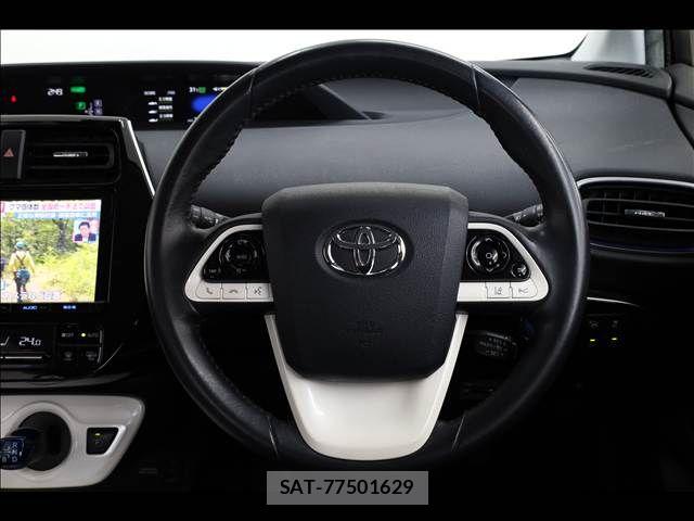 Toyota PRIUS 2016-09 7980654-16
