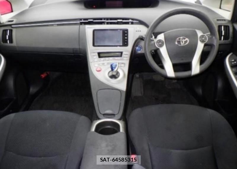 Toyota PRIUS 2015-09 7973777-2