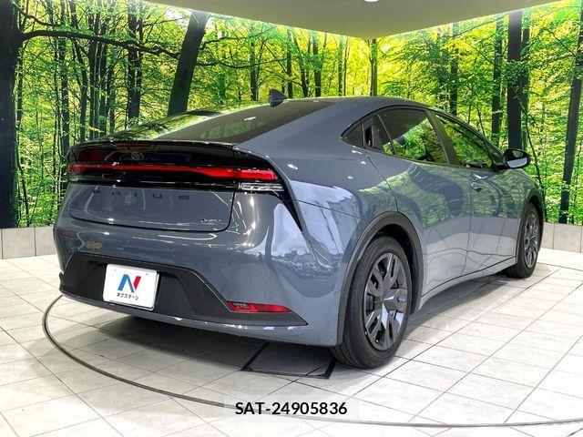 Toyota PRIUS 2023-04 7980621-16