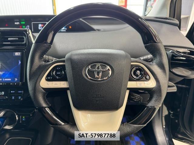 Toyota PRIUS 2016-05 7980637-12
