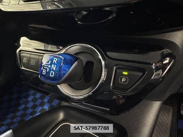 Toyota PRIUS 2016-05 7980637-17